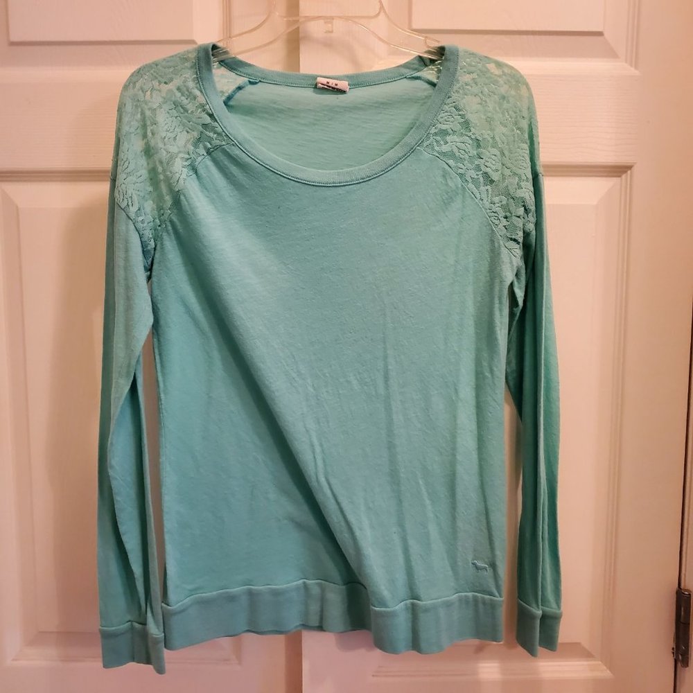 💰 3/$20 VS Pink teal pajama shirt